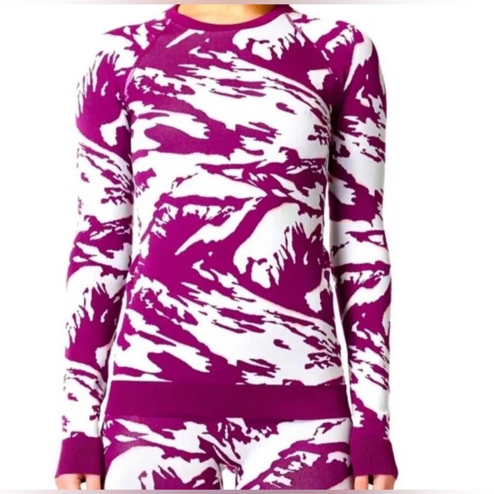 Sweaty Betty Maroon and Cream Patterned Compression Top. XL. NWT. Sooo nice!